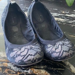 Bandolino size 8 flats - black and silver